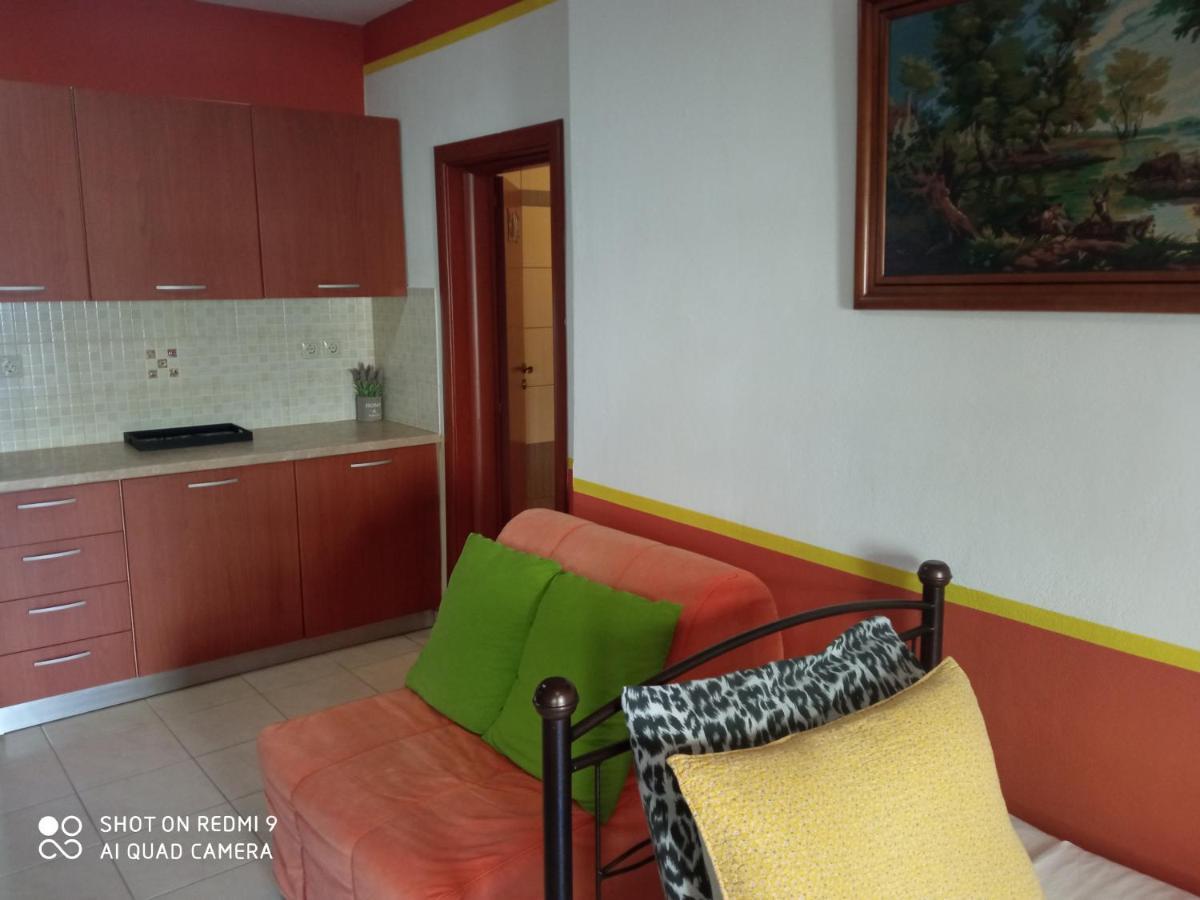 S.D Apartment 2 Lavrion Bagian luar foto